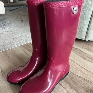 UGG Rainboots
